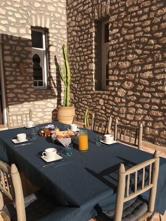 La Maison Des Ailleurs Есувейра Екстериор снимка