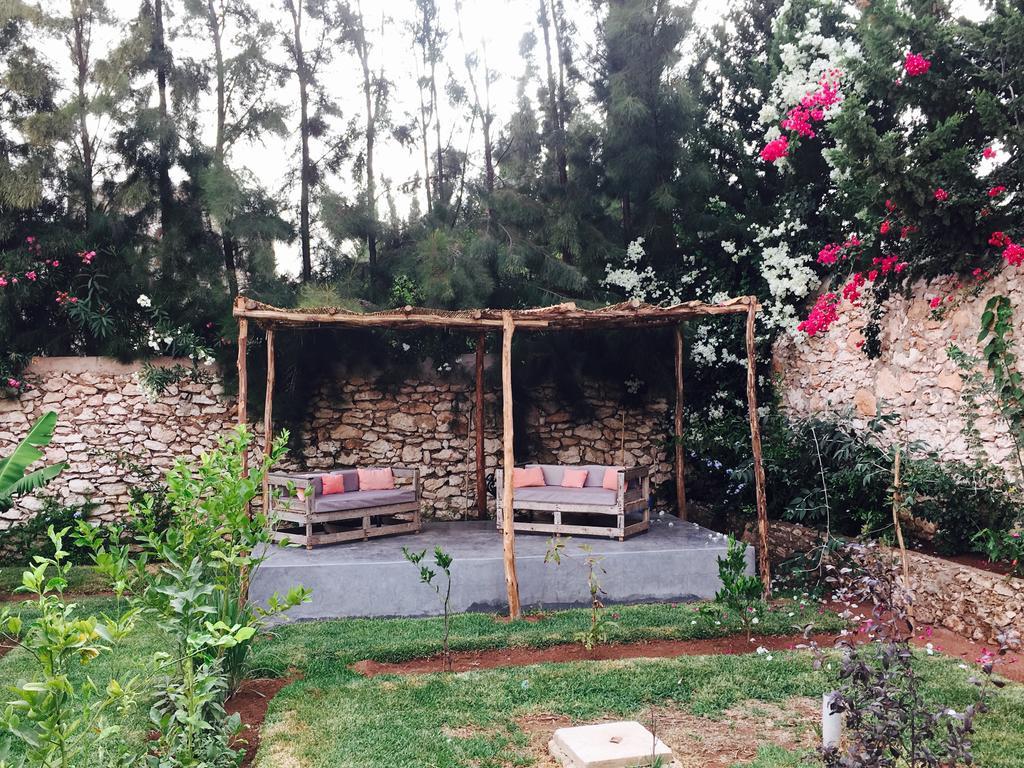 La Maison Des Ailleurs Есувейра Екстериор снимка