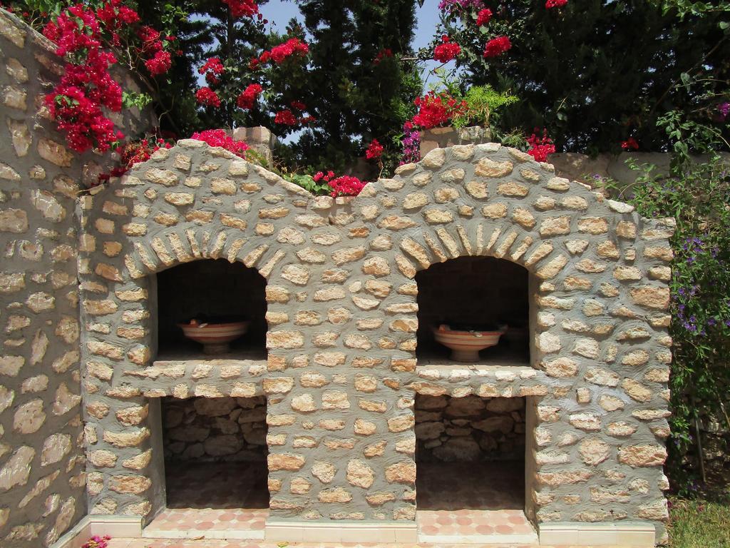 La Maison Des Ailleurs Есувейра Екстериор снимка