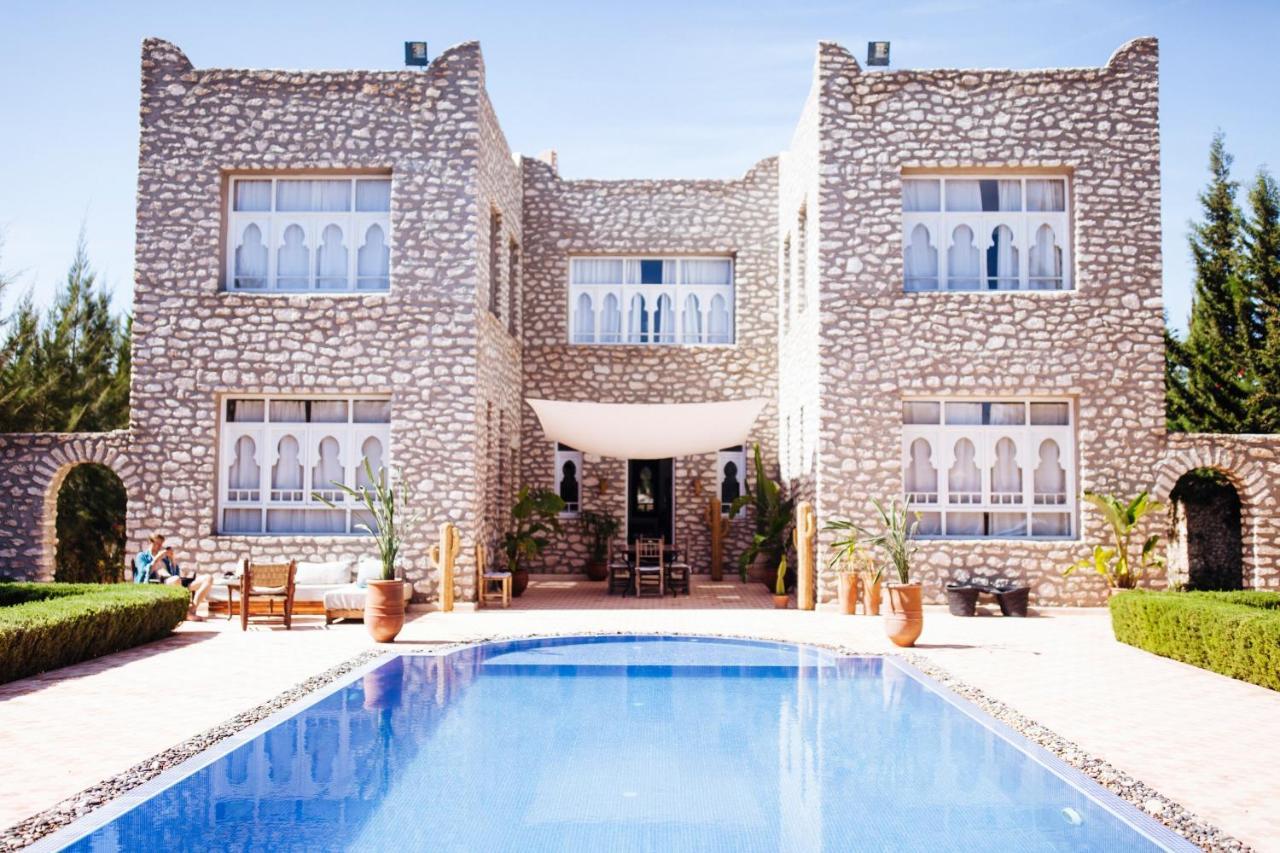 La Maison Des Ailleurs Есувейра Екстериор снимка